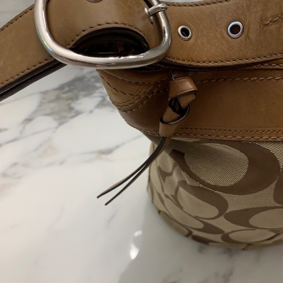 Coach Bucket Bag - Picture 9 of 15